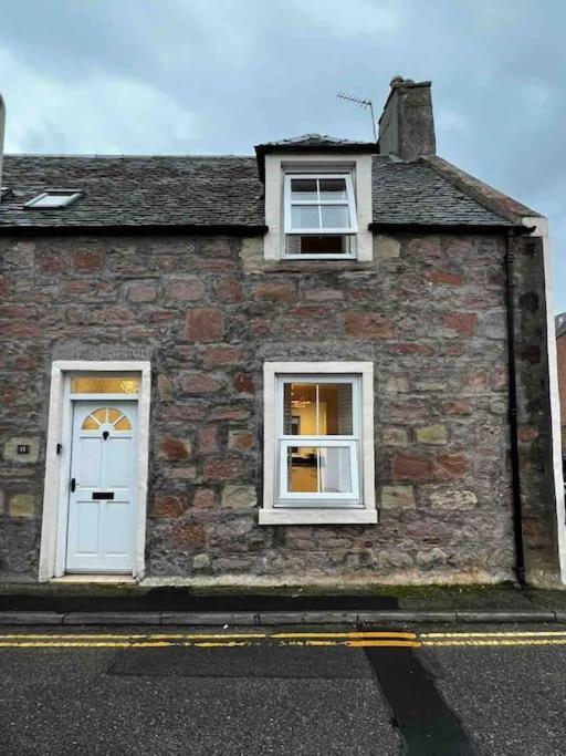 Central 2 Bedroom Luxury Home Close To River Ness Inverness Exterior foto